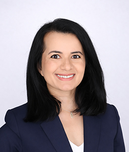 Zo Sediqi headshot