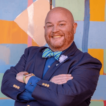 headshot of Dr. Ryan Henne