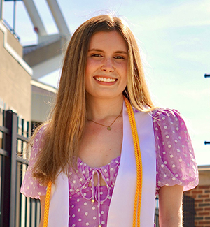Olivia Clark headshot