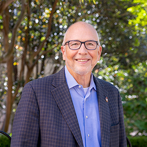 Portrait of USC alumnus and donor Alex Molinaroli